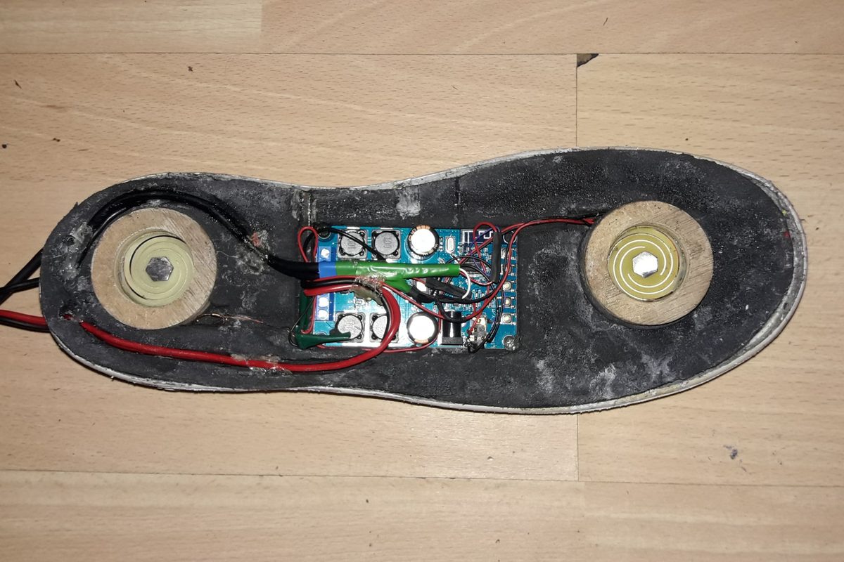 Inside the 2018 proof of concept: an insole with two actuators and an amplifier board